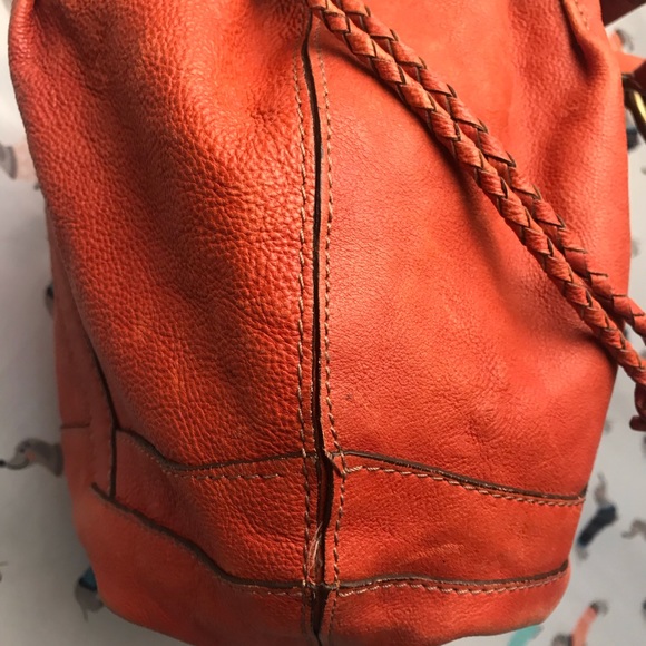 Fossil leather burnt orange bucket/hobo handbag - Picture 4 of 8